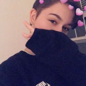 Meet your Posher, Alexia